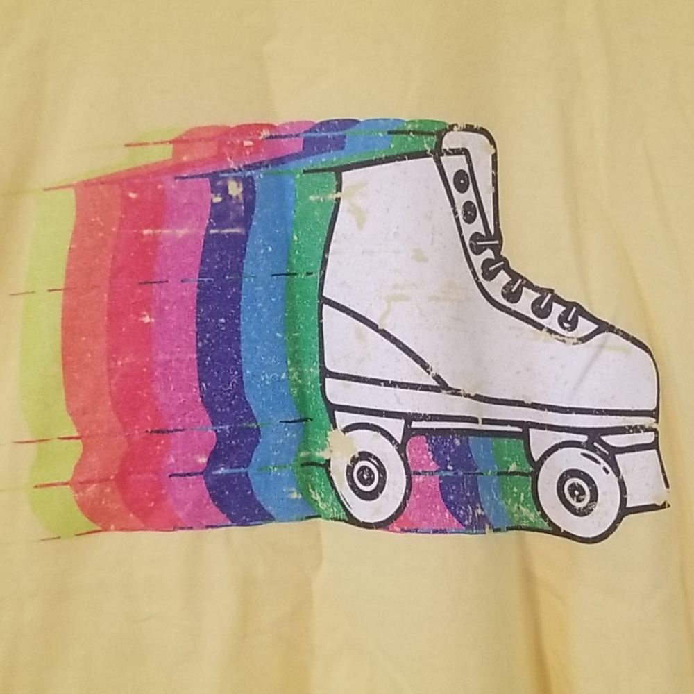 Yellow rollerskate tee - Picture 2 of 2